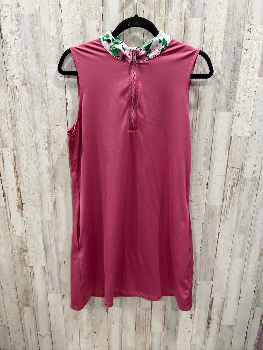 Tommy Bahama Golf Sleeveless Polo Top Pink Floral Collar Women’s Large UPF Zip